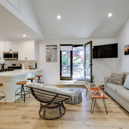 Upscale Whittier Hills Gem: 17 Mi to Disneyland!
