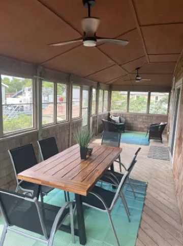 Charming Retreat with Screened Porch and Open Kitchen - Serene Escape