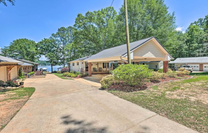 The Lake Escape: Boat Dock, Fire Pit, Kayak!