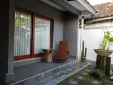 Nide Homestay Hotels near TAMAN MAS
