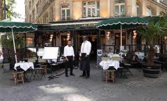 Appartements Marais Proche du Theatre Renard