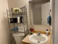 Beautiful 1Br Condo at Cozy & Safe Neighbourhood