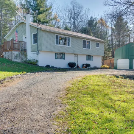 Peaceful Horseheads Hideaway w/ Deck & Yard!