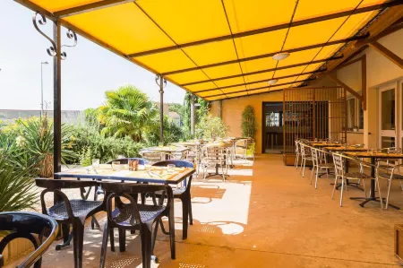 The Originals City, Hôtel Valence Est Отели в г. Пейрю