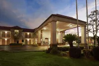 Super 8 by Wyndham Baton Rouge/I-12 Các khách sạn ở Quận Đông Baton Rouge