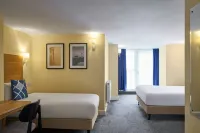 Four Points flex by Sheraton Brighton Hotels near Preston Manor
