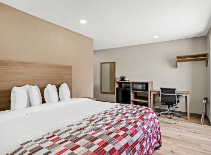 Red Roof Inn & Suites Euless - DFW Airport Southwest