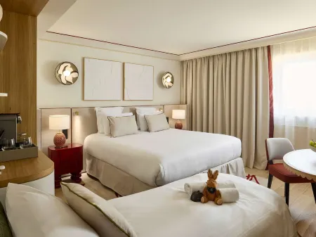 Grand Hôtel Roi René Aix-en-Provence Centre - MGallery Отели рядом с достопримечательностью «la Bastide du Jas de Bouffan»