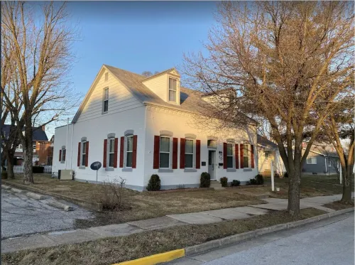 Historic District Inn 4 Bed/ 3 Bath in the heart of downtown Hermann!