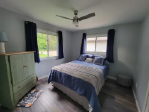 Newly renovated 3 bedroom lakefront home on all-sports Crooked Lake!