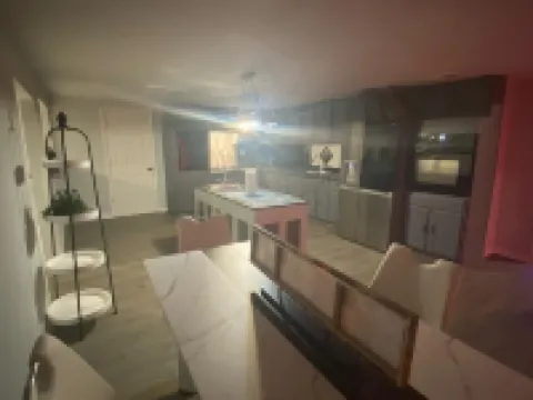 The WrightWay Oasis. 3Bedroom House 1Bath with a Fitness Room, Wi-Fi an Smart Tv 布萊斯維爾酒店