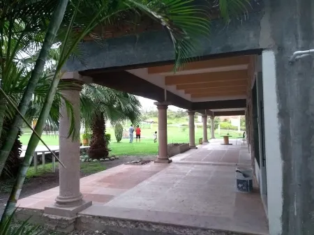 Casa de campo con piscina y jardín para eventos