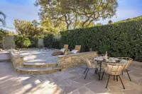 Charming 3-bedroom house plus office with AC, WiFi and heated pool in Montecito