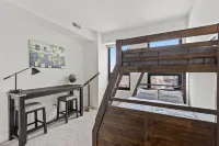 "Unity of Evanston" 3 BDR+2BA ModernLuxe High Rise