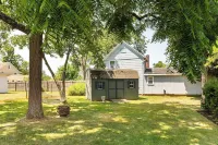 New Construction Greenport Pool House - 3 Blocks from Town