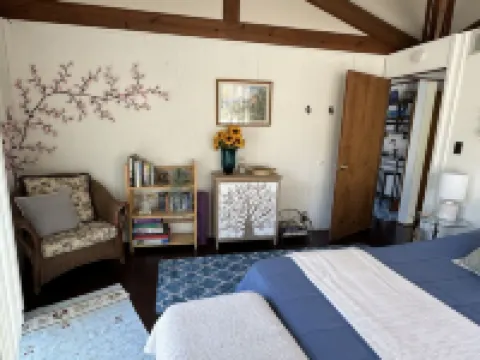 Sleep in a Treehouse!! Hotels in Lake Ariel