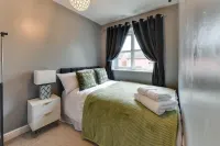 Entire Home With Private Parking Hotels in Middleton