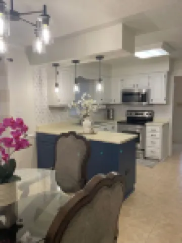 Charming and cozy 3-bedroom house, 2 full bathrooms in High Point close to HPU