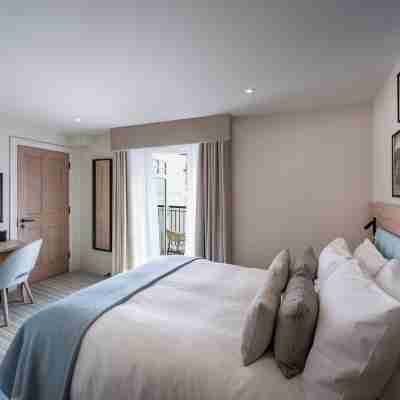 The Ship Hotel Rooms
