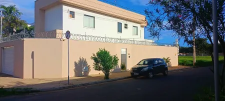 Charming and peaceful home in Montes Claros Отели в г. Монтес-Кларос