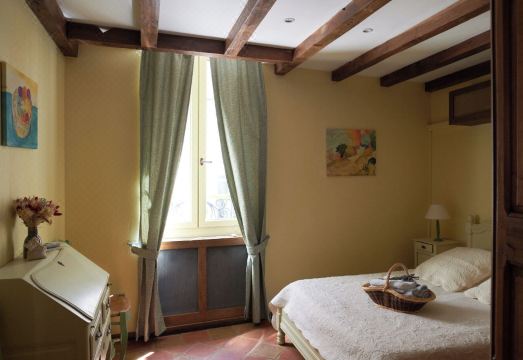 1. 운 마스 앙 빌..