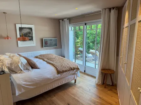 3-bedroom house on the edge of the forest ( sleeps 6  Grand Piquey