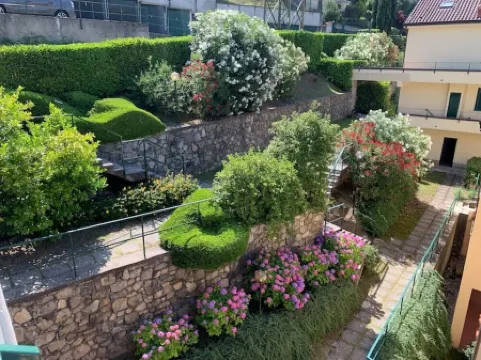 The Terrace on the lake Отели рядом с достопримечательностью «Villa Monastero»