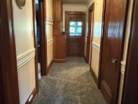 The Wright House, A Stunning, BIG, 4-Bedroom in Warren, Century Home Restored! Hotels in Warren