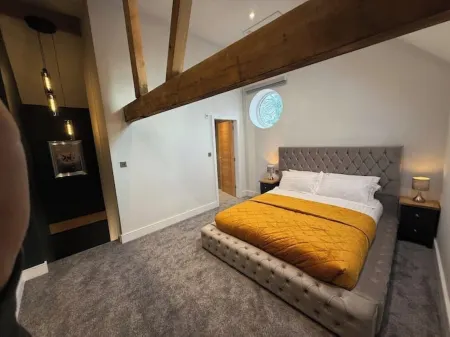 Willow Barn - Nantwich with Hot Tub