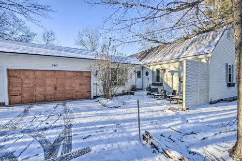 New Hampshire Home w/ Private Beach, Dock & Rafts! - Homestays