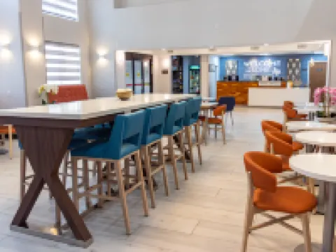 Hampton Inn & Suites Denton Hotels in Denton