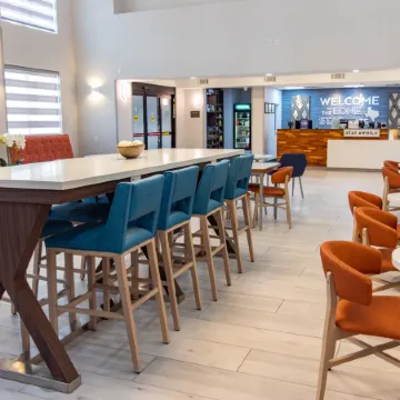 Hampton Inn & Suites Denton