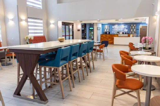 Hampton Inn & Suites Denton