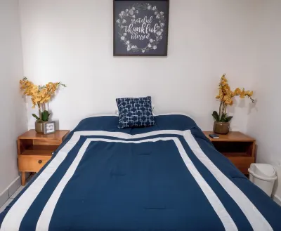 Los Pirineos Cottage - Stunning Mountain View - private getaway - pet friendly Hotels in 