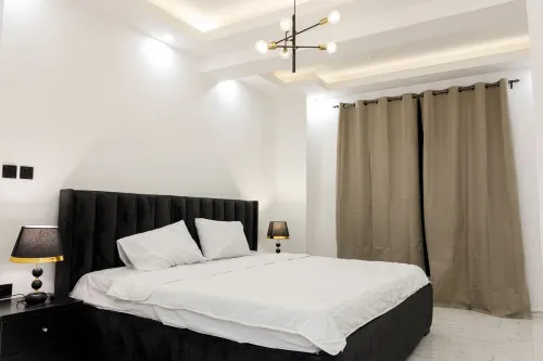 Reo's Smart Haven: Chic & Comfy