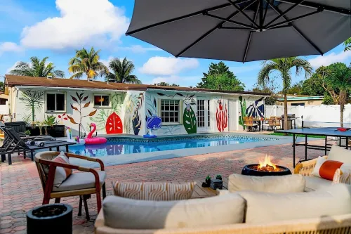 Sunny-Haven 3 Bedroom PoolVilla With GameRoom near the Beach & Shopping Centers