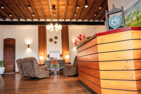 The Golden Legacy Hotel Отели рядом с достопримечательностью «Ботанический сад Хакгала»