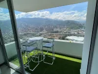 PENTHOUSE 40 Floor to enjoy the VIEW OF THE CITY! Awesome huge apartment 127 sm Hotels in Itagui