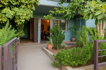 Urban Living Minicasa Nomad - Kalamata s Hideaway