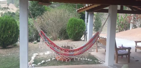 Rancho Diamond - Camanducainha - 42 km to Monte Verde - Pets allowed Отели рядом с достопримечательностью «Escola Mineira de Falcoaria»