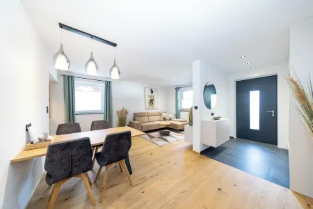 Flower magic on Lake Mondsee Отели в г. Мондзее