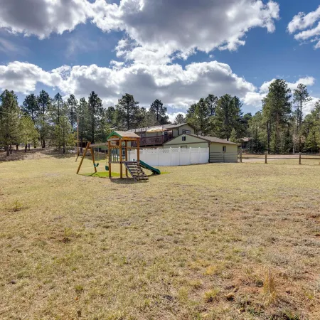 Comforting Woodland Park Home w/ Fire Pit!
