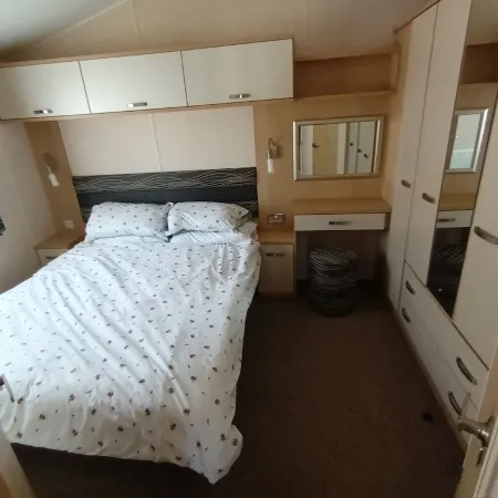 A rare and cosy air-conditioned caravan based on a beautiful family-owned site Отели в г. Рамсгит