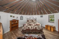 Stay in a Real Silo • Cozy Loft + Electric Fireplace + Full Bath Near Boise