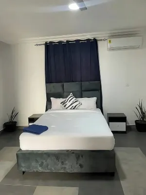 Cozy Studio with Pool & Gym! Hotels in 