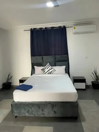 Cozy Studio with Pool & Gym!