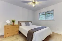 House on the river minutes from Harrison Lake Hotels in Fraser Valley