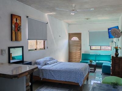 Fully equipped apartment in Puerto Progreso, 5 blocks from the beach.