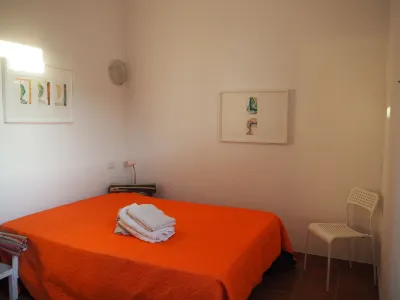 Hübsche 68m2gr.wohnung.5fahrmin.zum Strand. Alle Annehmlichkeiten,meersicht Hotels near Costa Paradiso