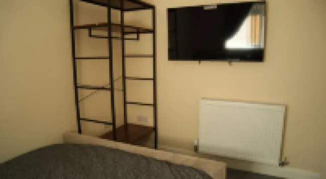 Luxury 2 bed open plan apartment with free internet services